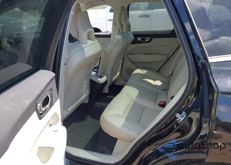 2019 Volvo Xc60 T5 Momentum z USA, uszkodzony, nr VIN LYV102DK5KB188418